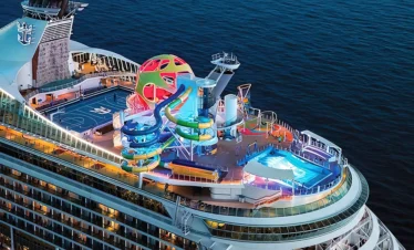 weekend caribbean cruises ship travelling in ocean